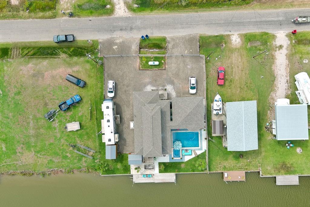 1127 CR 299 Heron, Sargent, TX 77414