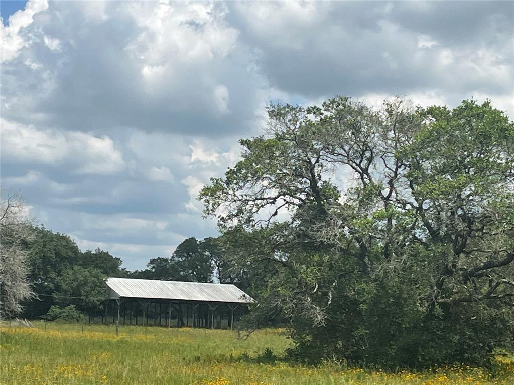 1288 Forest Oaks Dr, Altair, TX 77412