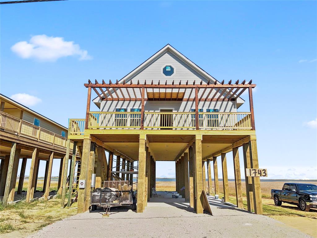 1743 Bluewater Hwy, Surfside Beach, TX 77541