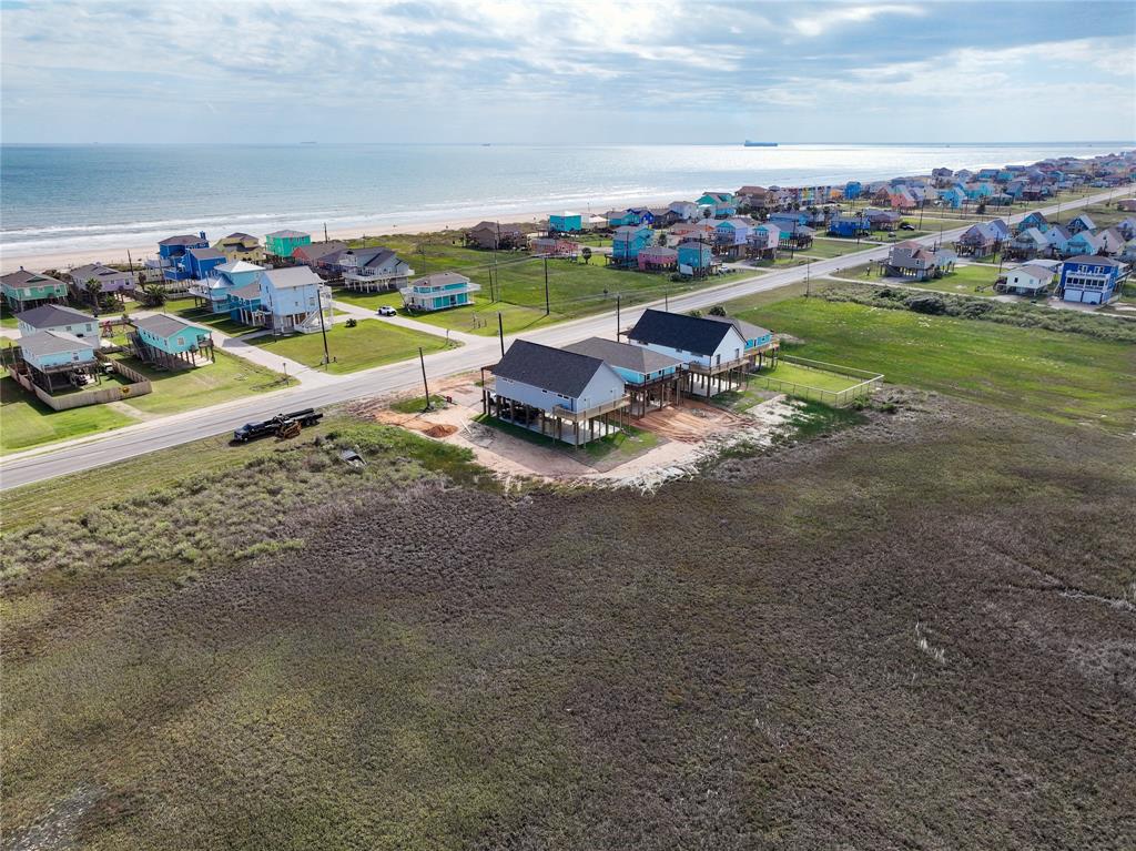 1743 Bluewater Hwy, Surfside Beach, TX 77541