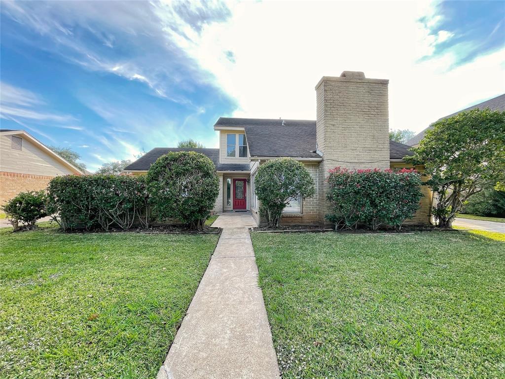 2810 Arrowhead Dr, Sugar Land, TX 77479