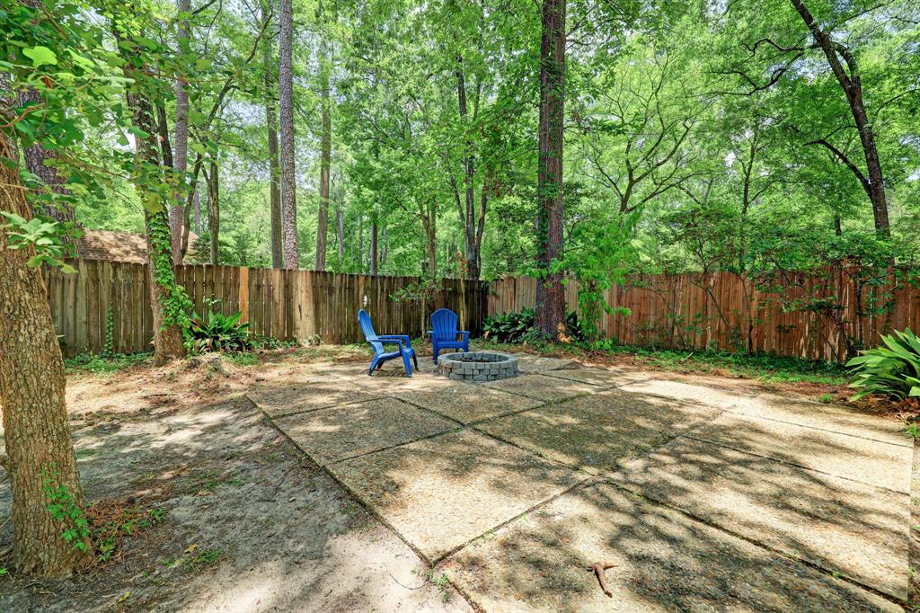 2403 Kings Forest Dr, Houston, TX 77339