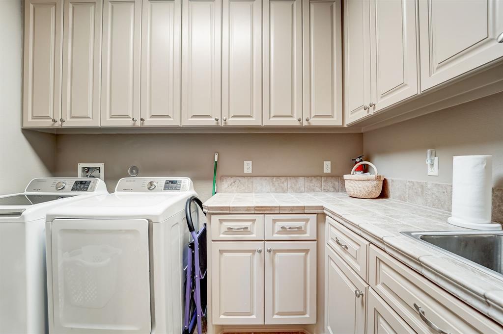 119 Blue Water Way Pvt, Kemah, TX 77565