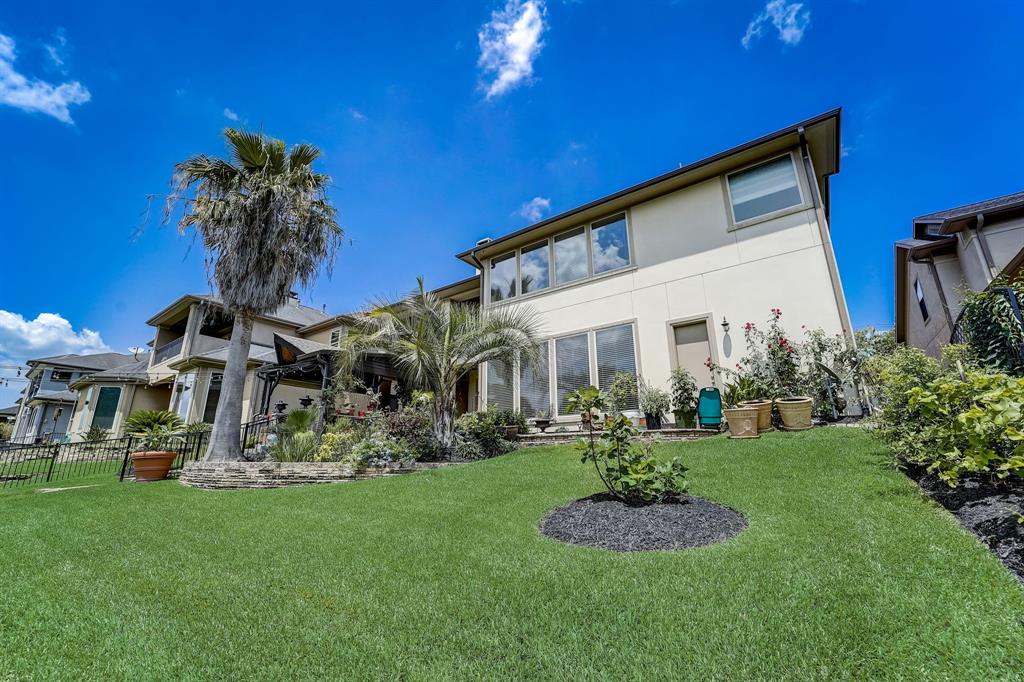 119 Blue Water Way Pvt, Kemah, TX 77565