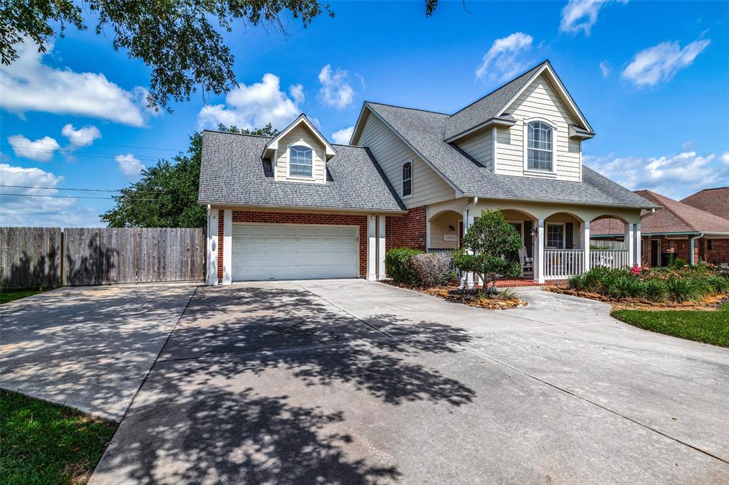 12219 W River Run Dr, Mont Belvieu, TX 77523