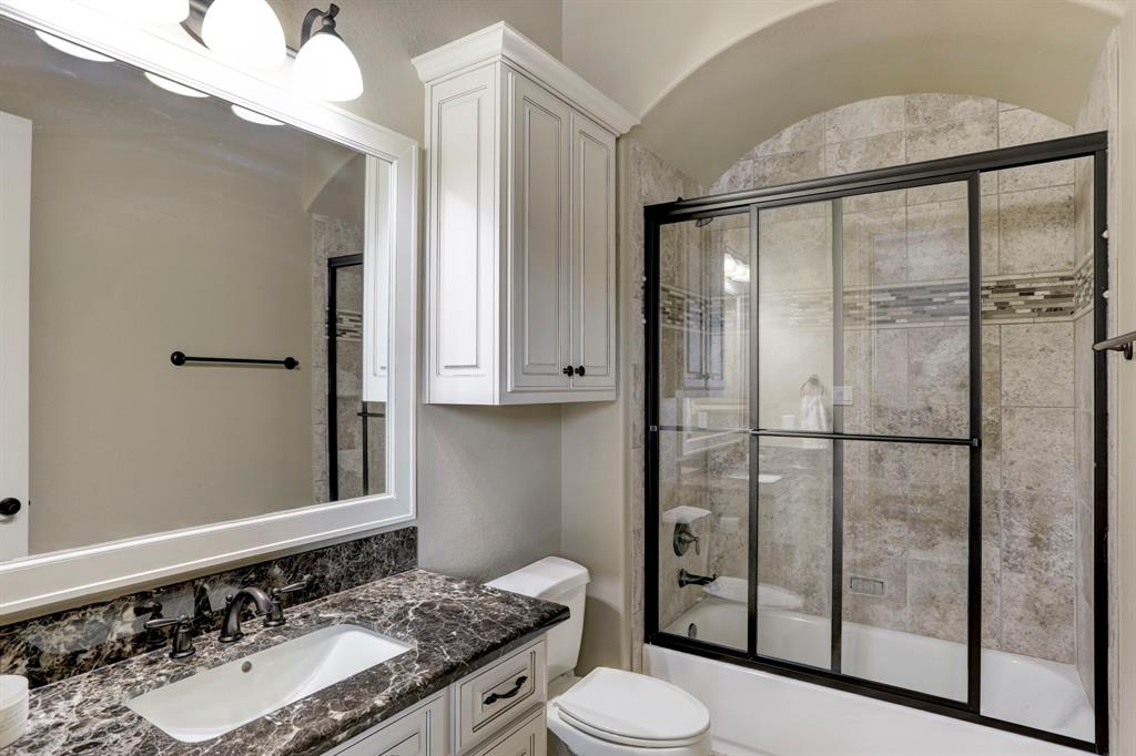 7 Dominion Court, Friendswood, TX 77546