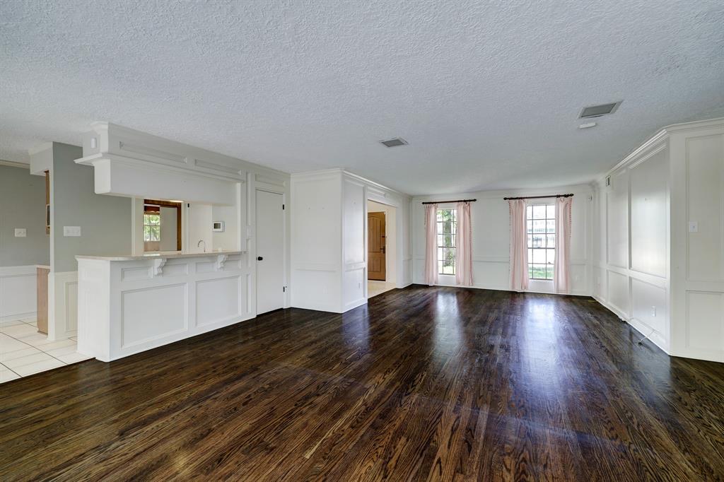 2410 Pine Terrace Dr, Kingwood, TX 77339