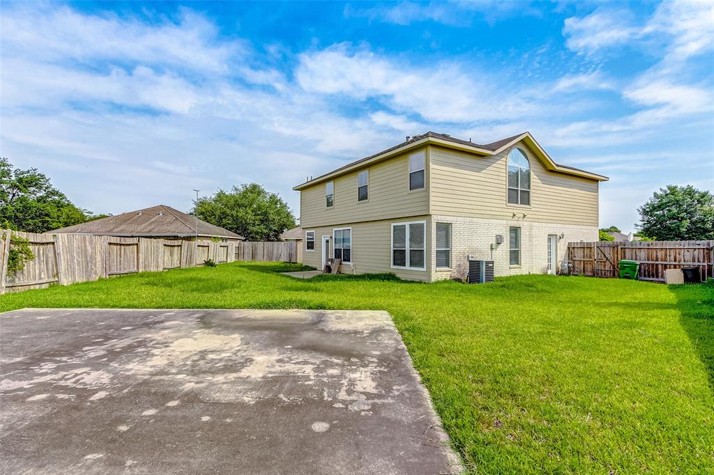 1874 Cedar Cir, Dayton, TX 77535