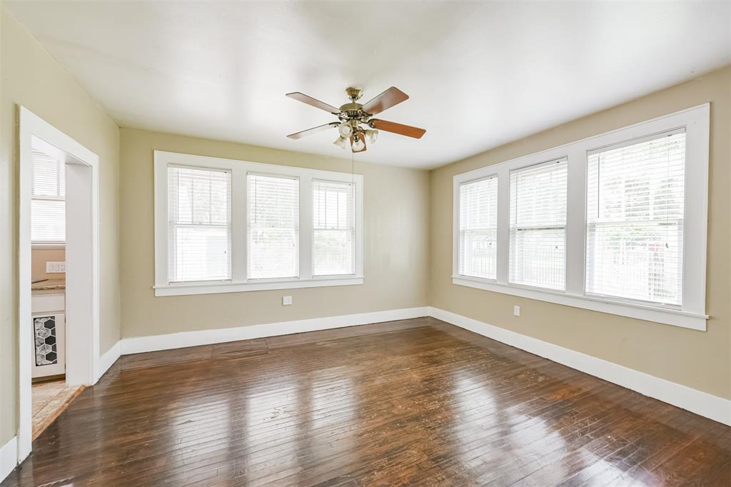 931 Laurel St, La Marque, TX 77568