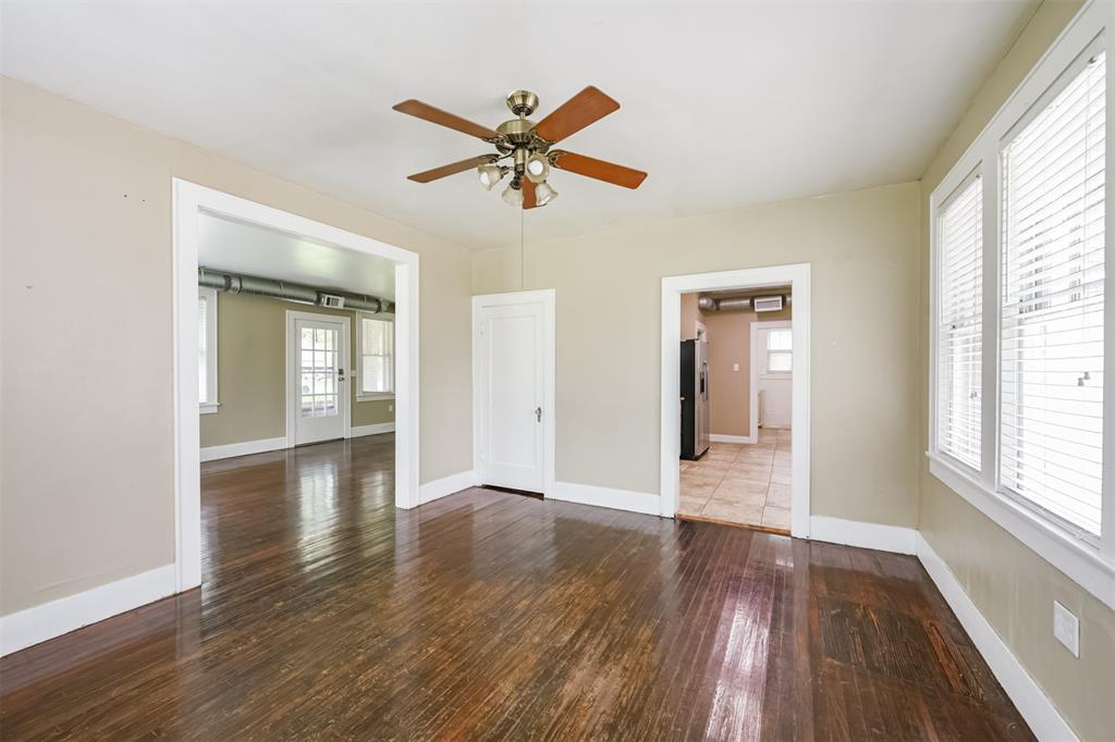 931 Laurel St, La Marque, TX 77568