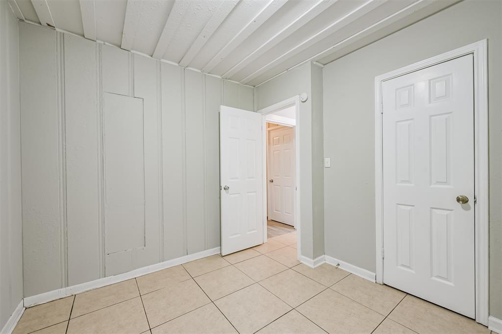 931 Laurel St, La Marque, TX 77568