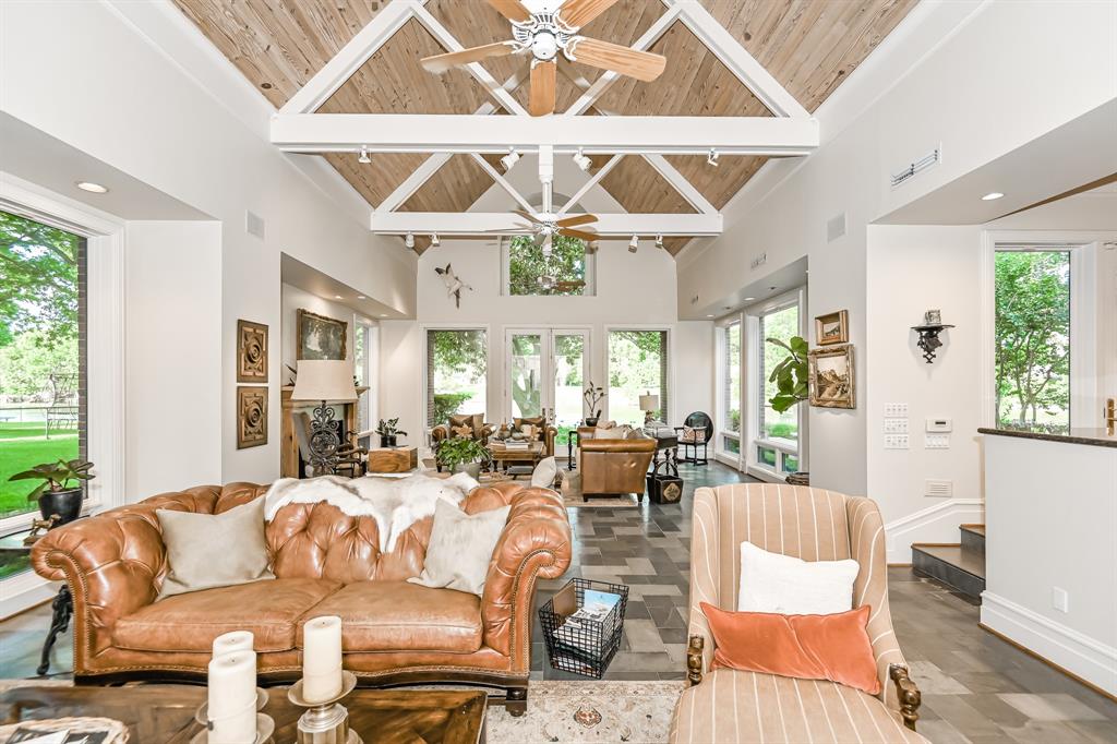 427 W Alkire Lake Drive, Sugar Land, TX 77478