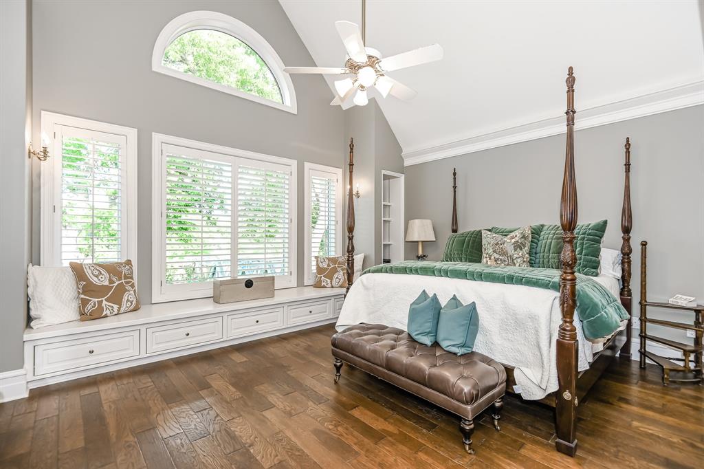 427 W Alkire Lake Drive, Sugar Land, TX 77478