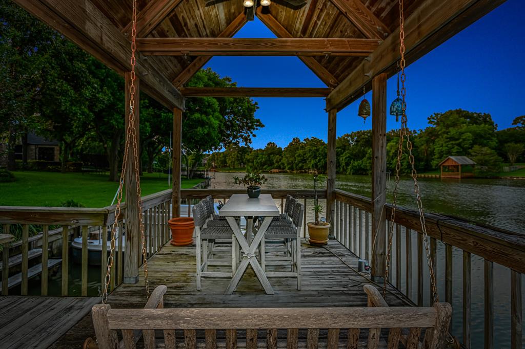 427 W Alkire Lake Drive, Sugar Land, TX 77478