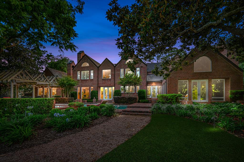 427 W Alkire Lake Drive, Sugar Land, TX 77478