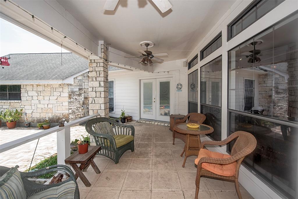 2381 Hughes Rd, Dickinson, TX 77539