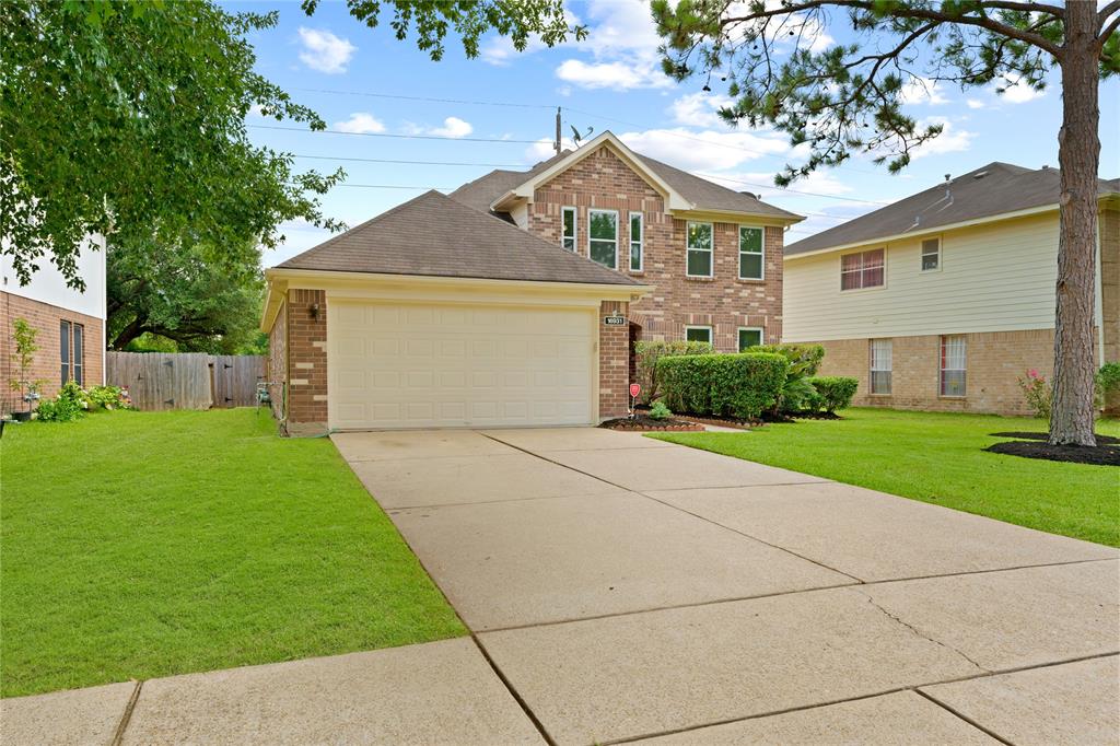 16931 Pheasant Ridge Dr, Sugar Land, TX 77498