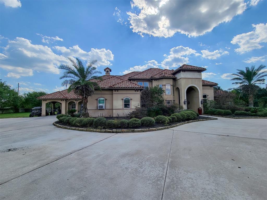 1819 Darby Ln, Fresno, TX 77545