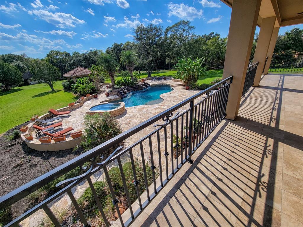 1819 Darby Ln, Fresno, TX 77545