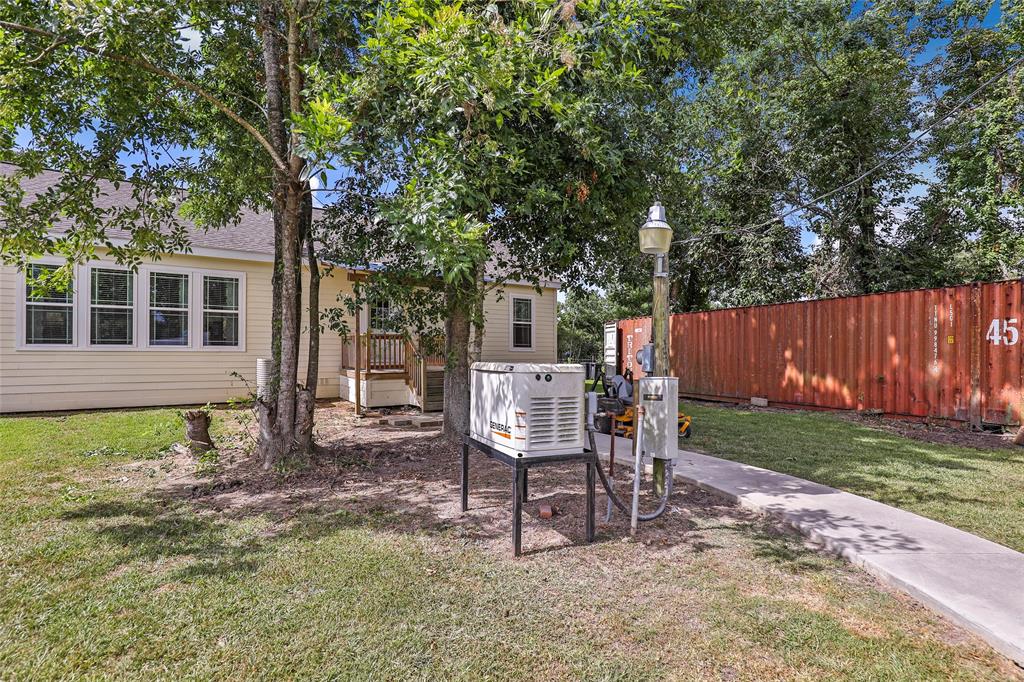 460 County Road 166, Liberty, TX 77575