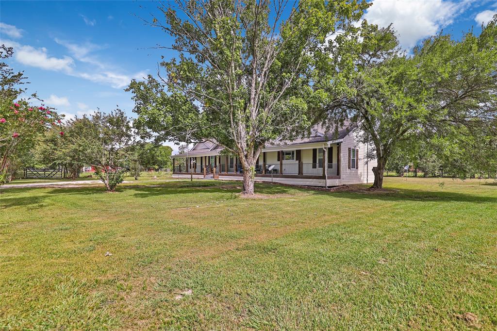 460 County Road 166, Liberty, TX 77575