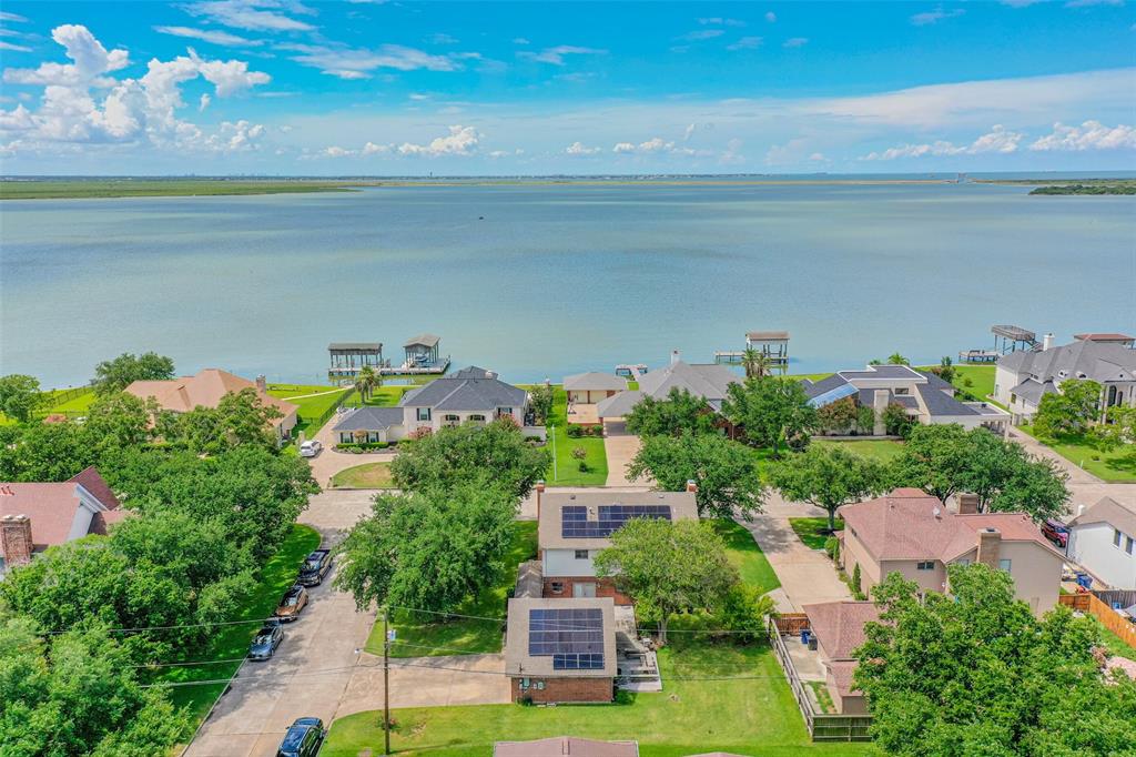 2415 Pilgrim Estates Dr, Texas City, TX 77590
