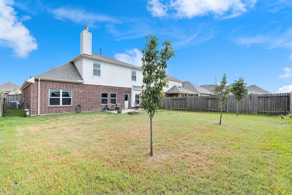 29910 Secret Cove Ln, Brookshire, TX 77423