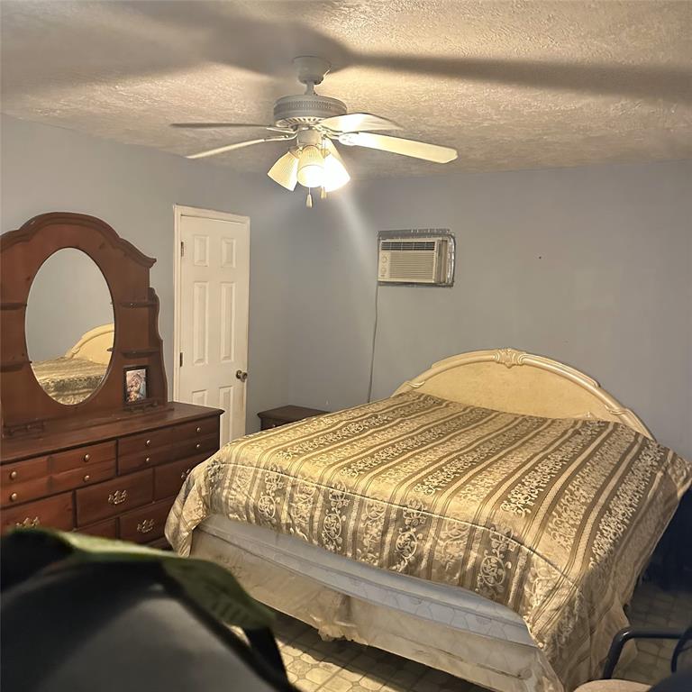 1251 Evergreen St, Fresno, TX 77545