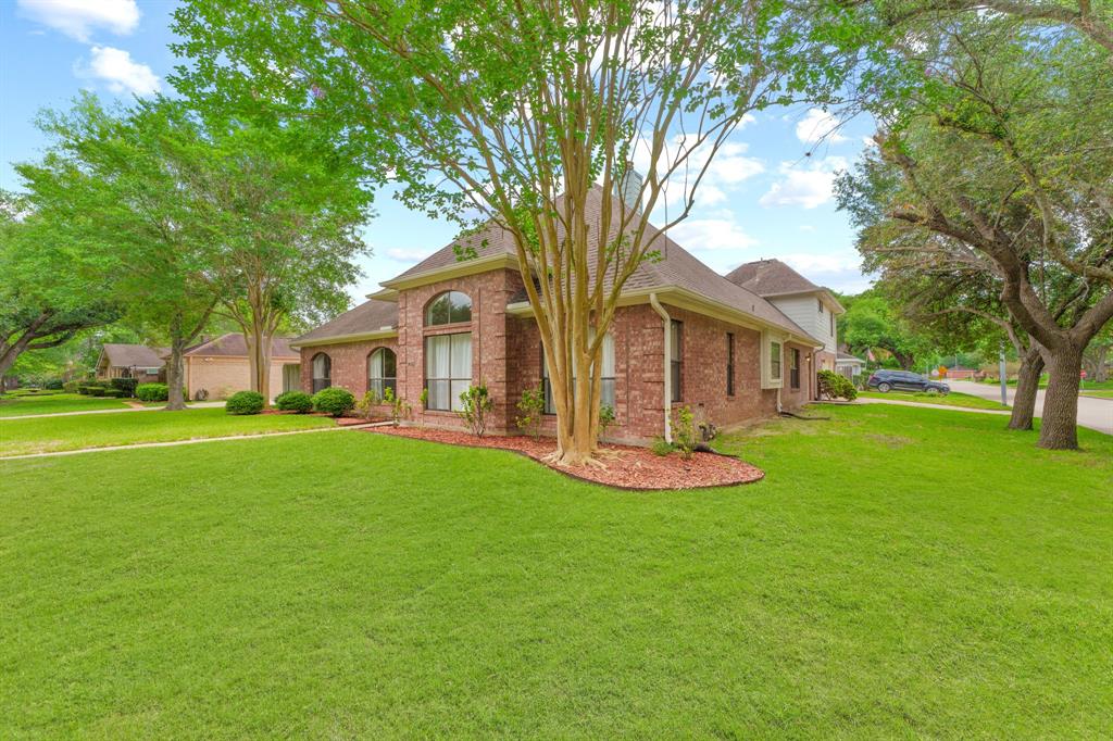 14323 Burgoyne Rd, Houston, TX 77077