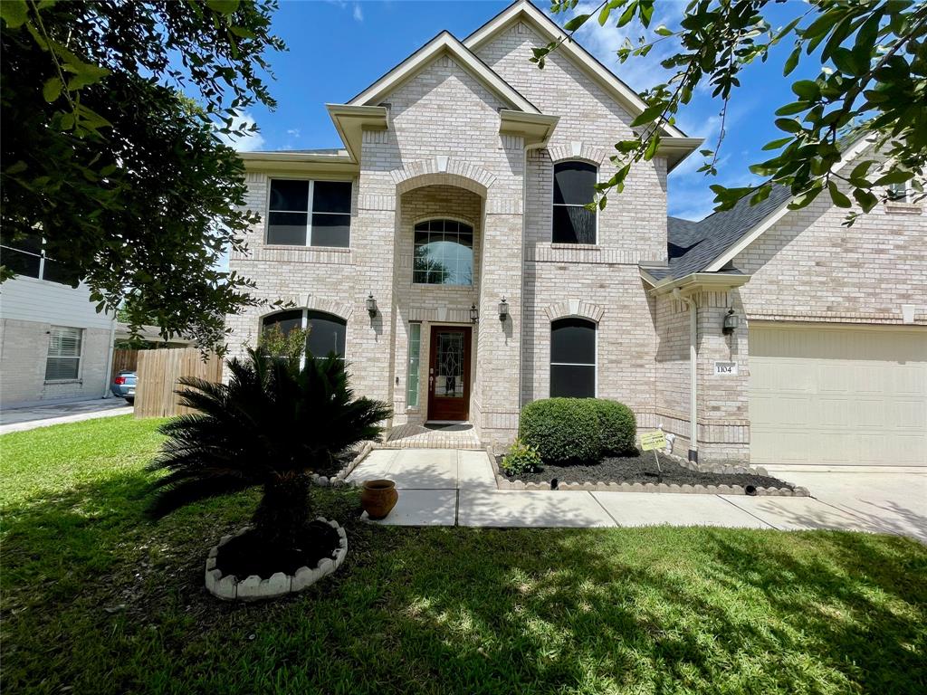 1104 Maxi Cir, Friendswood, TX 77546