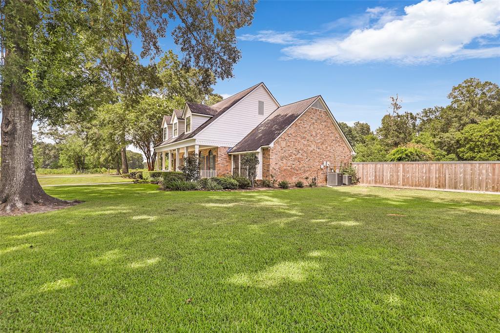 8002 N Travis St, Liberty, TX 77575