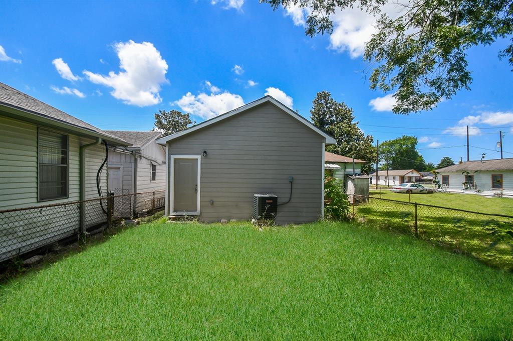 7933 Avenue F, Houston, TX 77012