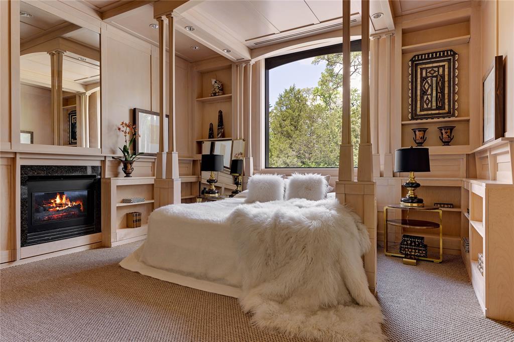 10105 Longwood Ct, Houston, TX 77024