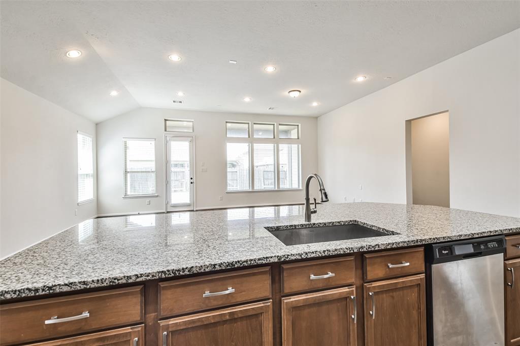 10051 Cimarron Canyon Ln, Magnolia, TX 77354