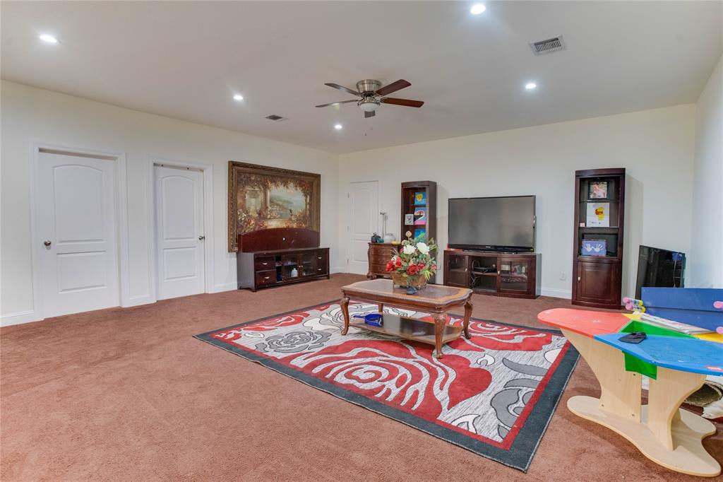 14131 Willis Waukegan Rd, Conroe, TX 77303
