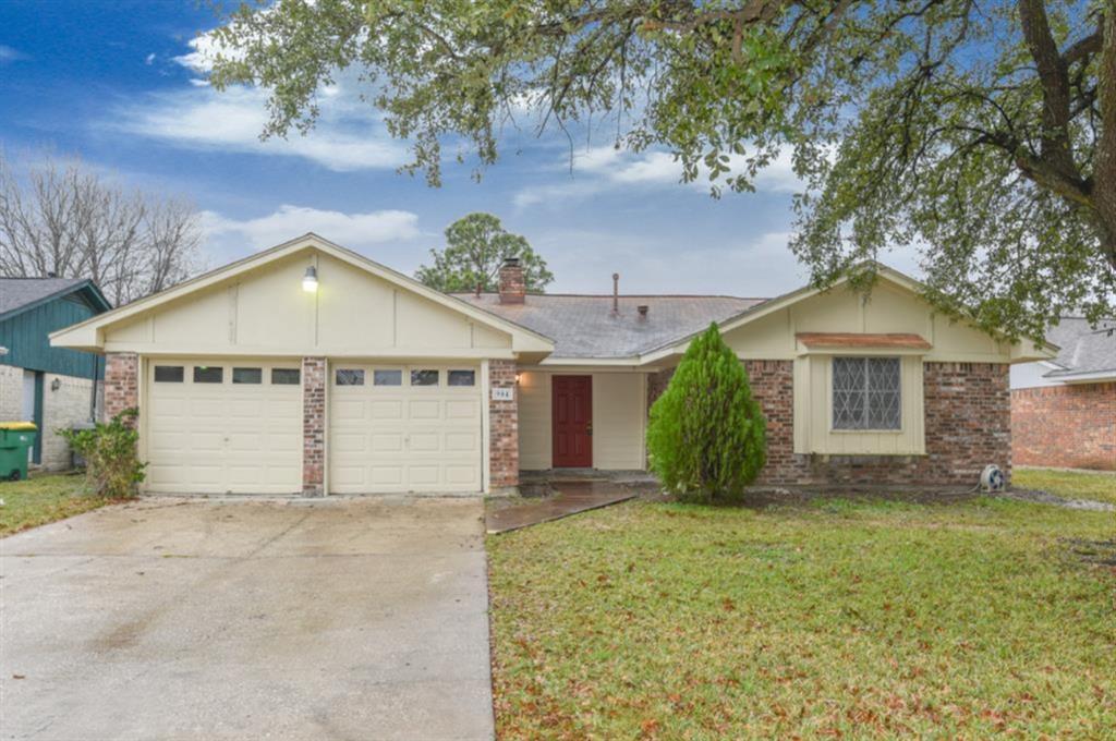 904 Sunnybrook Lane, Baytown, TX 77521