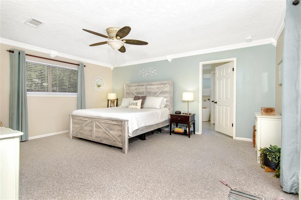 2303 Parkdale Dr, Kingwood, TX 77339