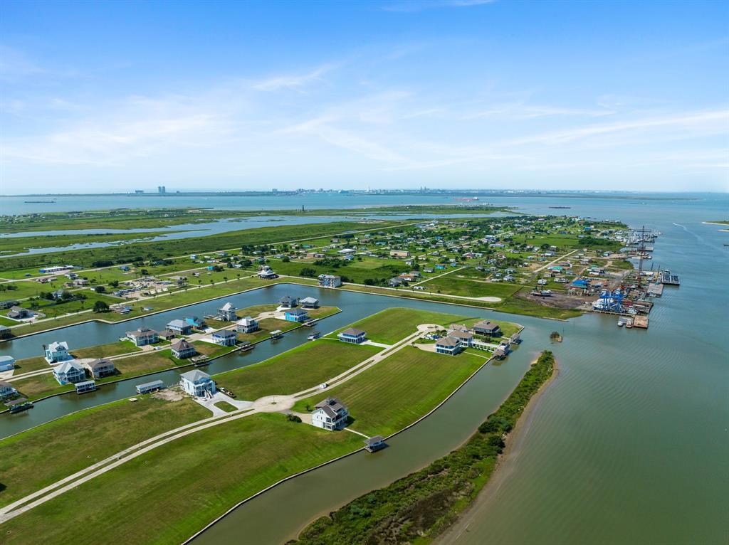 For Sale 1909 Laguna Harbor Estate Boulevard, Port Bolivar, TX 77650 195,000