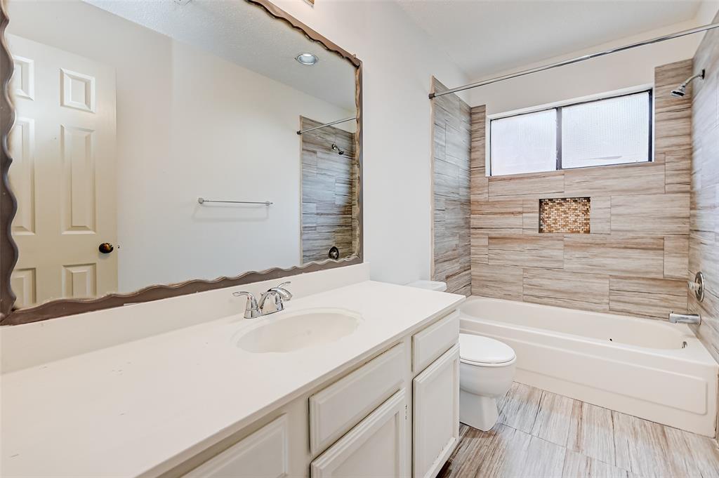 9814 Paddock Park Dr, Houston, TX 77065