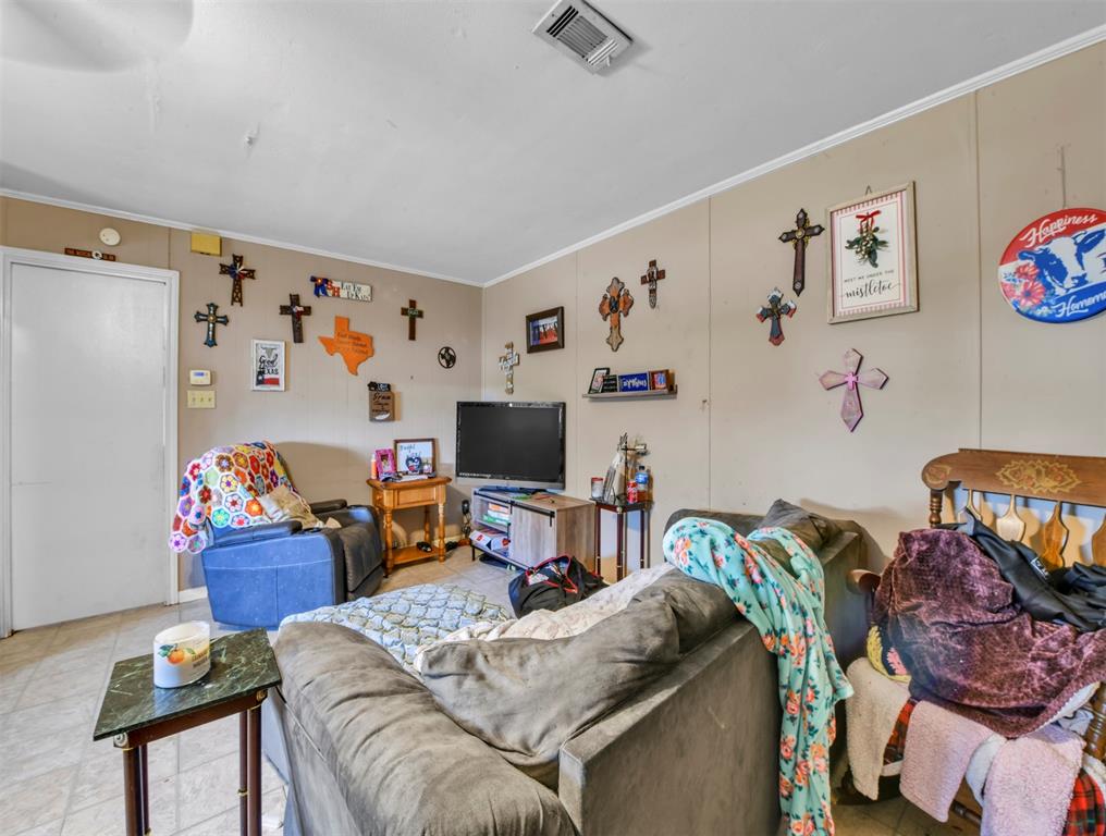 1511 Cos St, Liberty, TX 77575