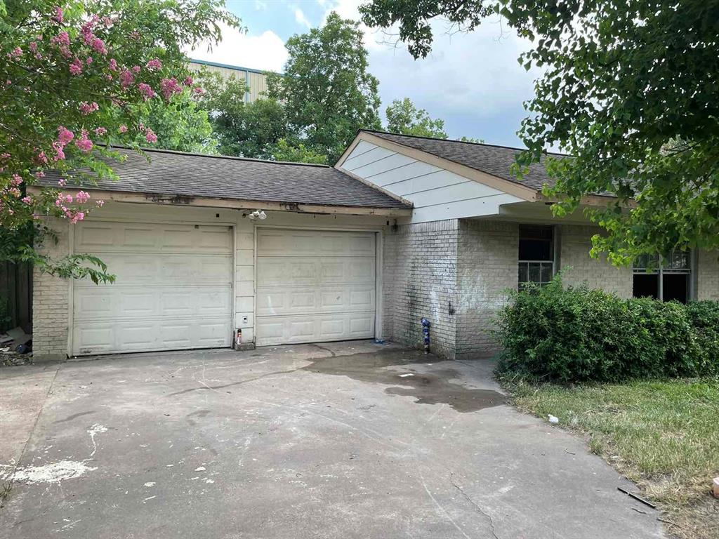 5606 Raywood Blvd, Houston, TX 77040