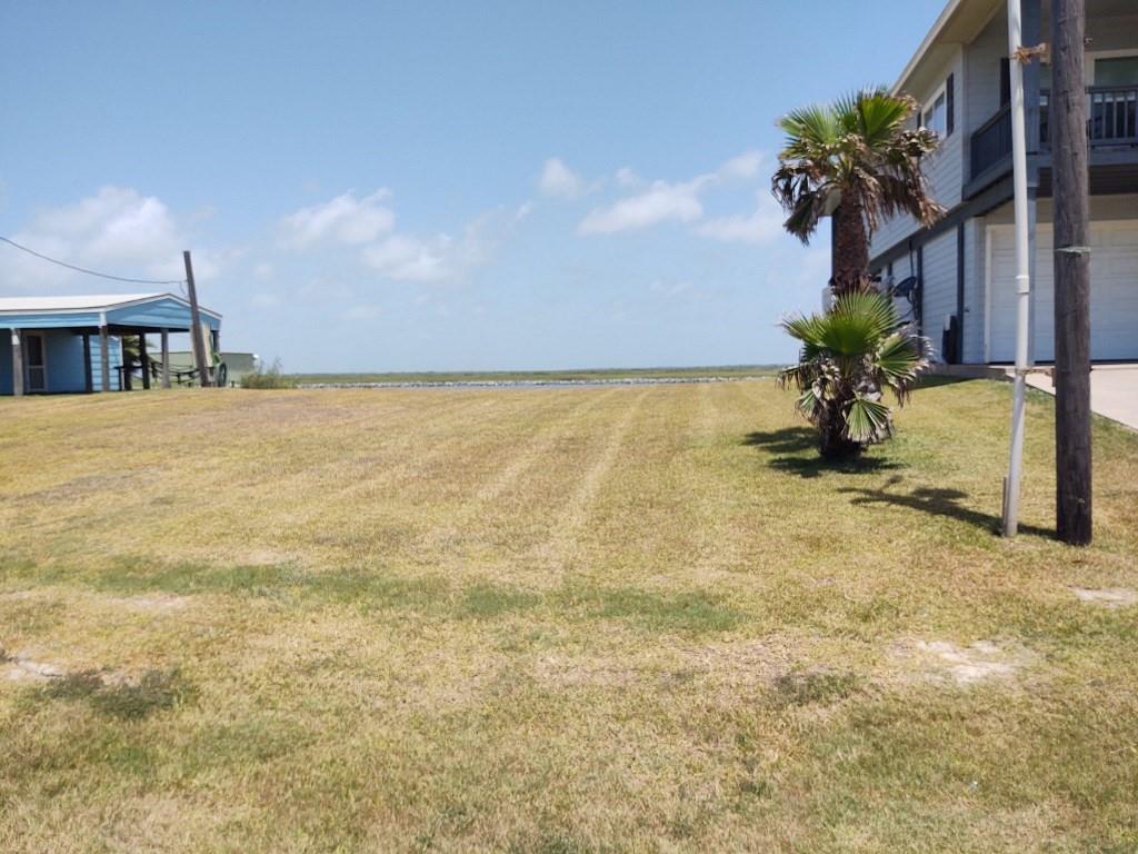 1703 Canal Dr, Sargent, TX 77414