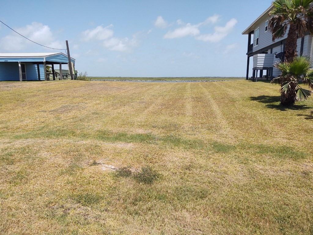 1703 Canal Dr, Sargent, TX 77414