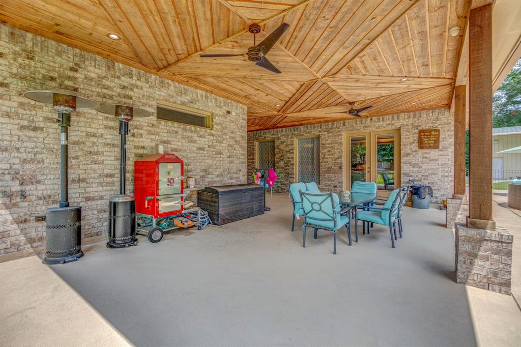 17397 Northcrest Cir, New Caney, TX 77357