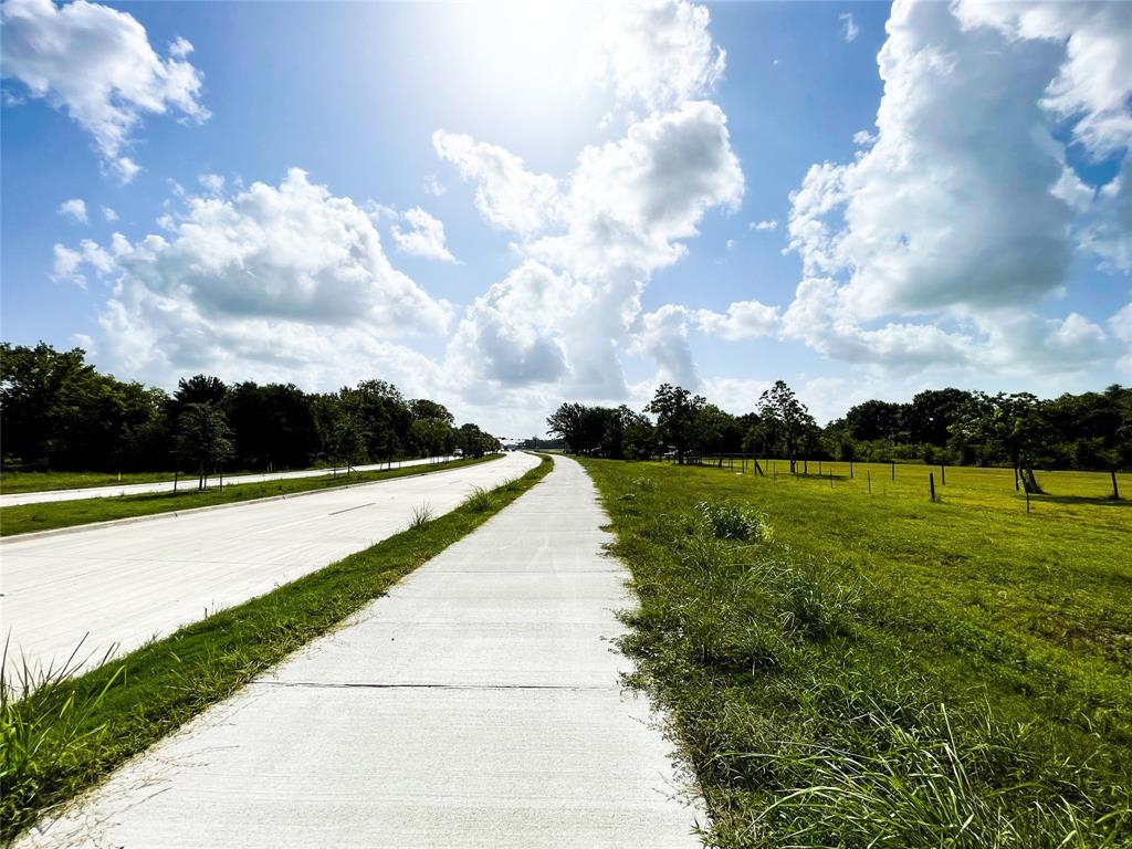 1624 Hatfield faces McHard Rd, Pearland, TX 77581