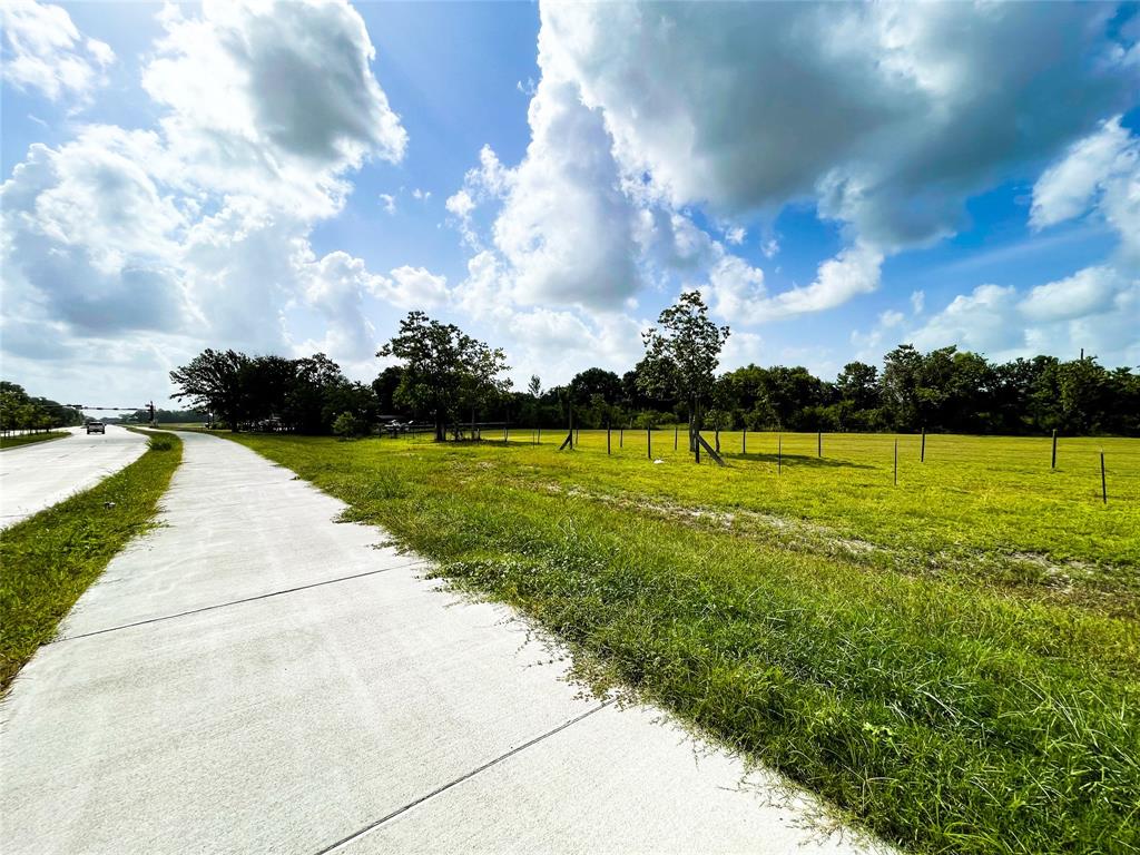 1624 Hatfield faces McHard Rd, Pearland, TX 77581