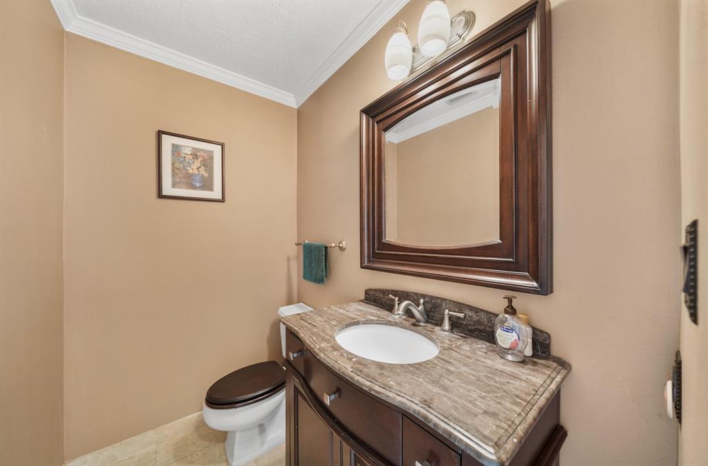 47 Colony Park Circle, Galveston, TX 77551