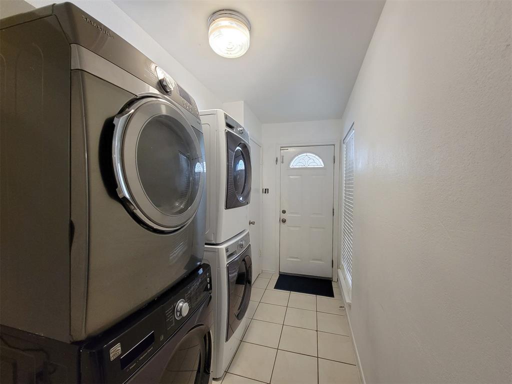 8111 Pine Green Ln, Humble, TX 77346