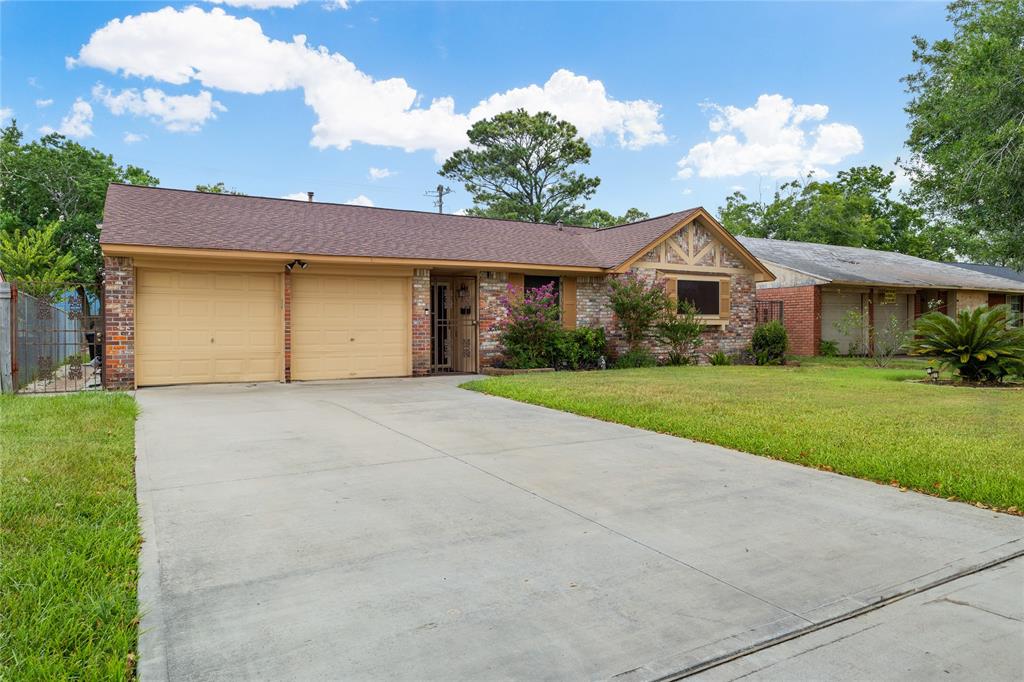 4332 Trafalgar Dr, Houston, TX 77045