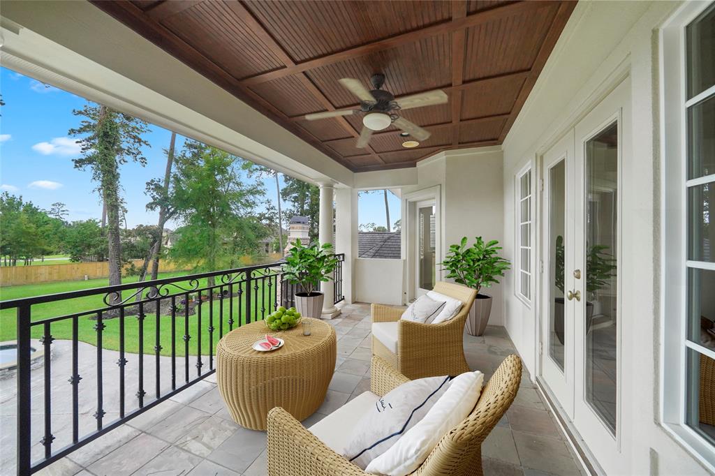 21 Kings Lake Estates Blvd, Kingwood, TX 77346